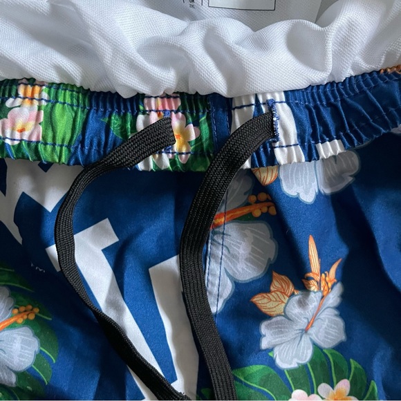 NWOT Los Angeles Dodgers Official Merchandise Floral Swimming Trunks 2XL - Picture 6 of 7